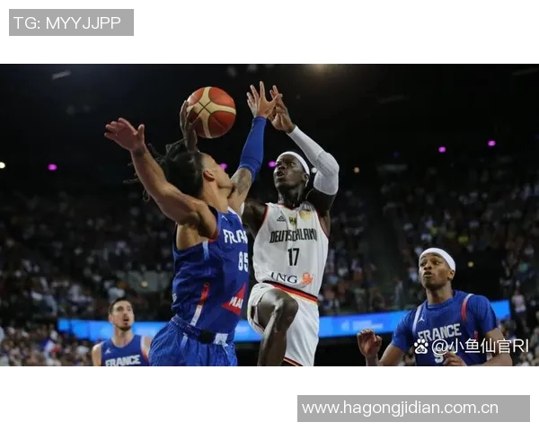 文班亚马半场表现抢眼8中4斩获15分5篮板3助攻1抢断4盖帽展现统治力